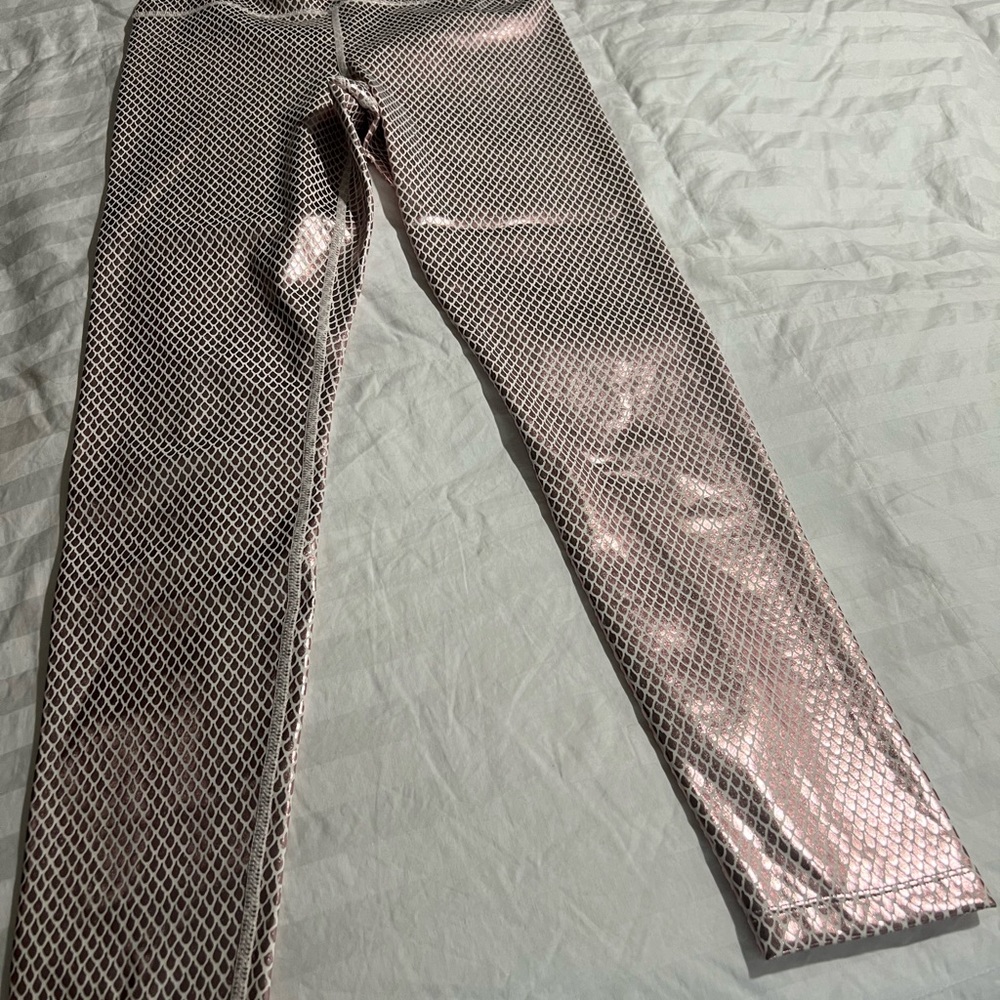 Carbon38 high waisted Takara high shine legging in size small
